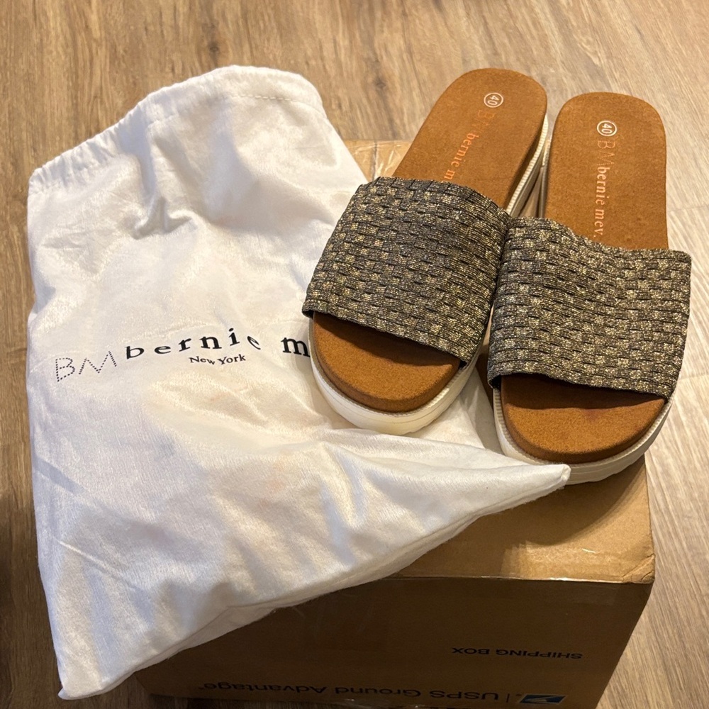 bernie mev. woven slide sandals in brown tweed with white sole
